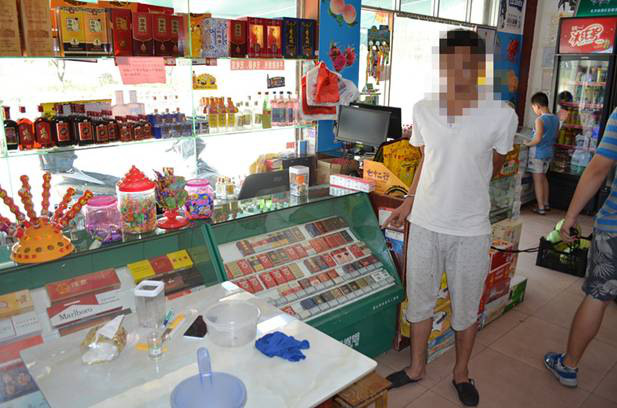 3名外省男子竟在宁乡偷香烟 洗发水
