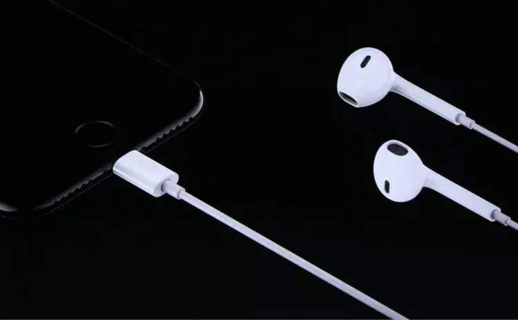 砍掉耳机插孔，苹果是不是在“耍流氓”？