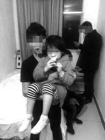 4岁女孩被陌生男抱走父亲报警 男子亲戚将其送回