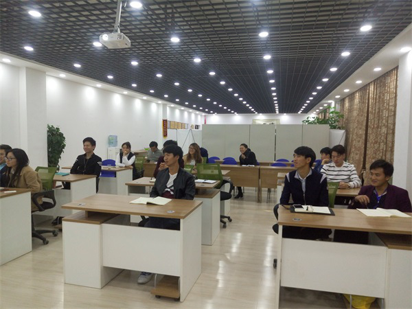图为云尚云员工