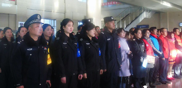 【网络媒体走转改】确保春运通畅旅客平安出行