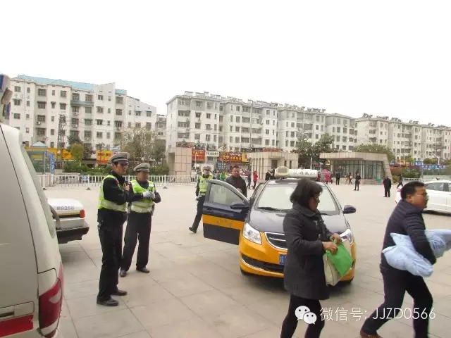 3月24日上午，青阳县一名新生儿因黄疸过高命悬一线，急需前往市第一人民医院救治。池州市公安局交警支队直属一大队接到求助后，为其开辟“绿色通道”，仅用8分钟就将孩子送到市第一人民医院。