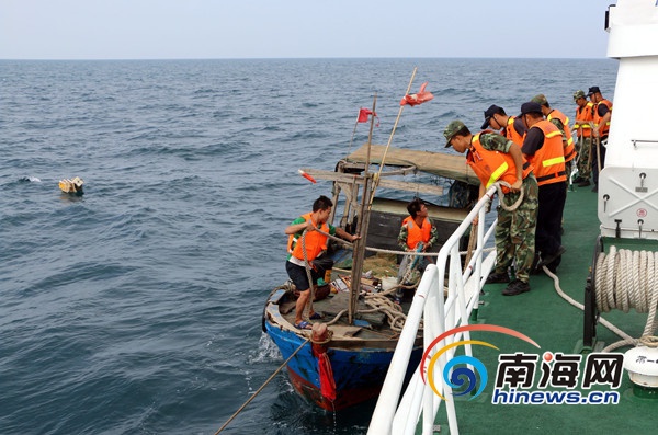 2名渔民夜晚出海垂钓遇险 海南海警成功救助