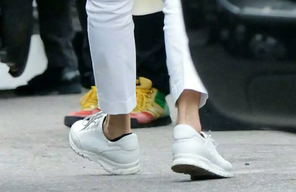 露脚踝