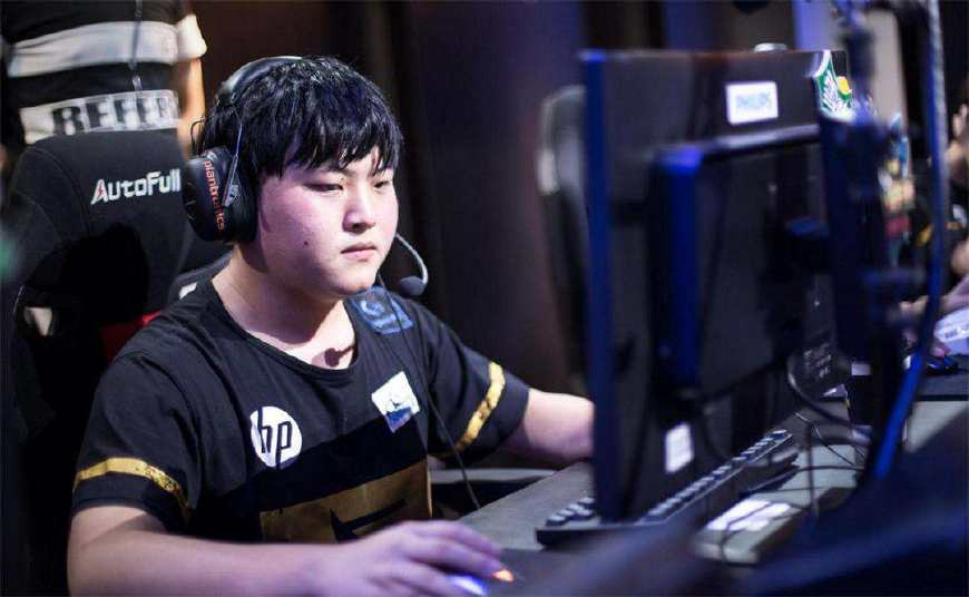 Uzi陷签证危机不能参加MSI？知情人士4字回应