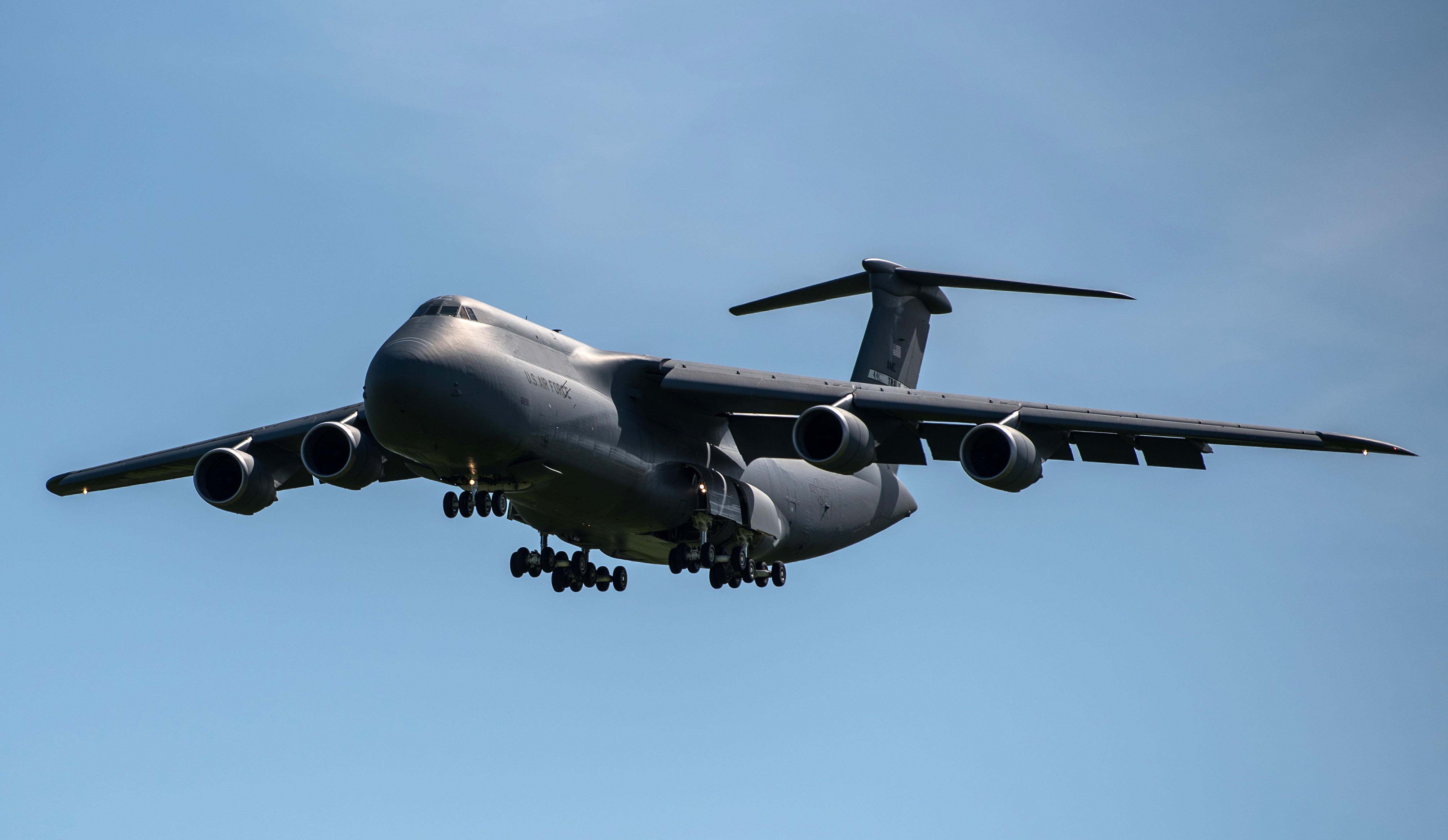 美国空军再添利器：C-5M“超级银河”全部交付完毕