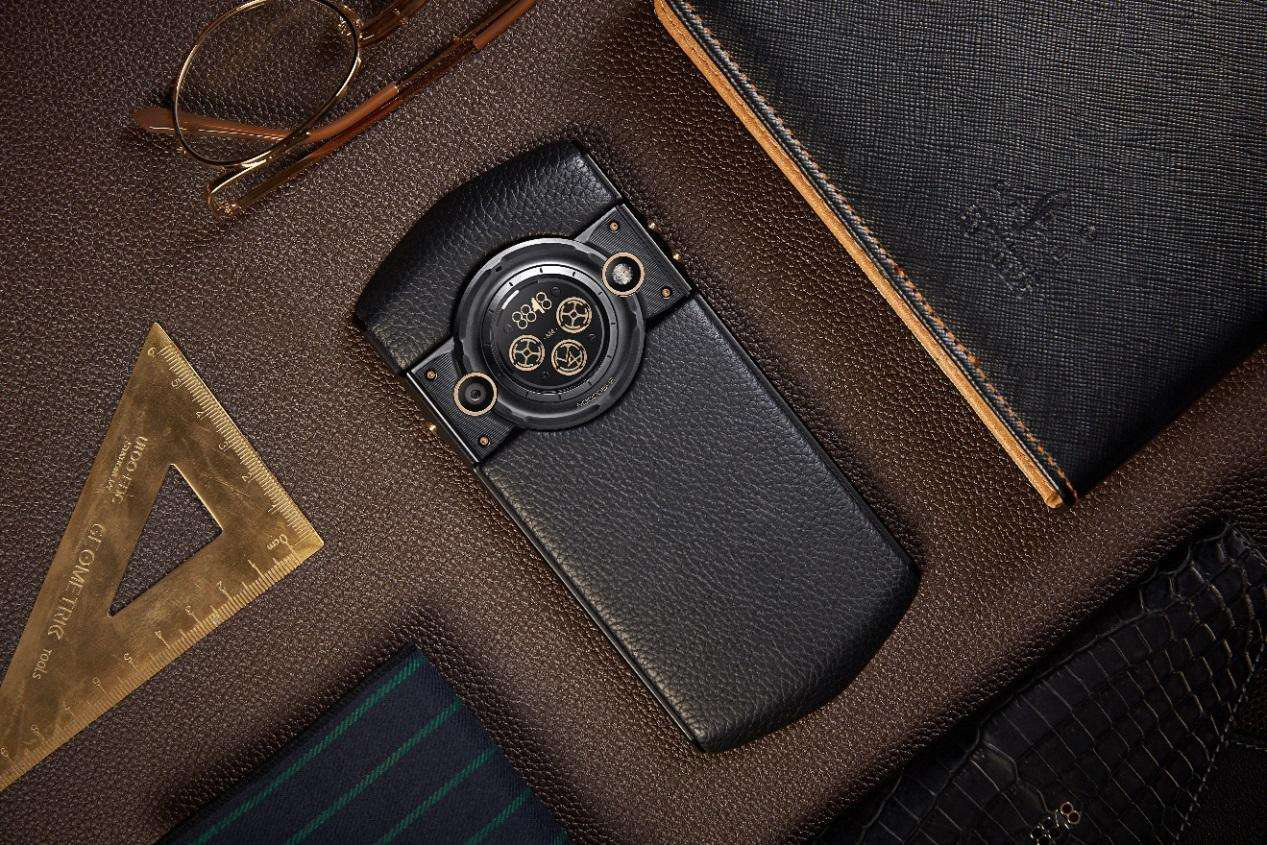 iPhone X早已烂大街 看看有钱人还在用什么手机
