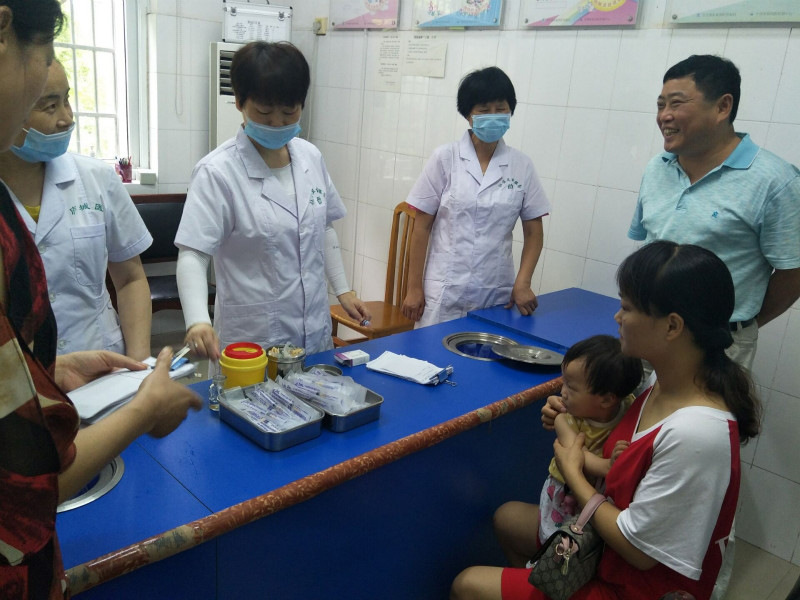县疾控中心多举措有效应对疫苗接种高峰