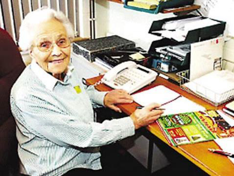 100岁的老太太依然在担任公司董事长，管理近200名员工